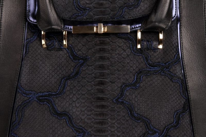 python-handbag-joaquim-ferrer- 13008-31-krotiri-detail